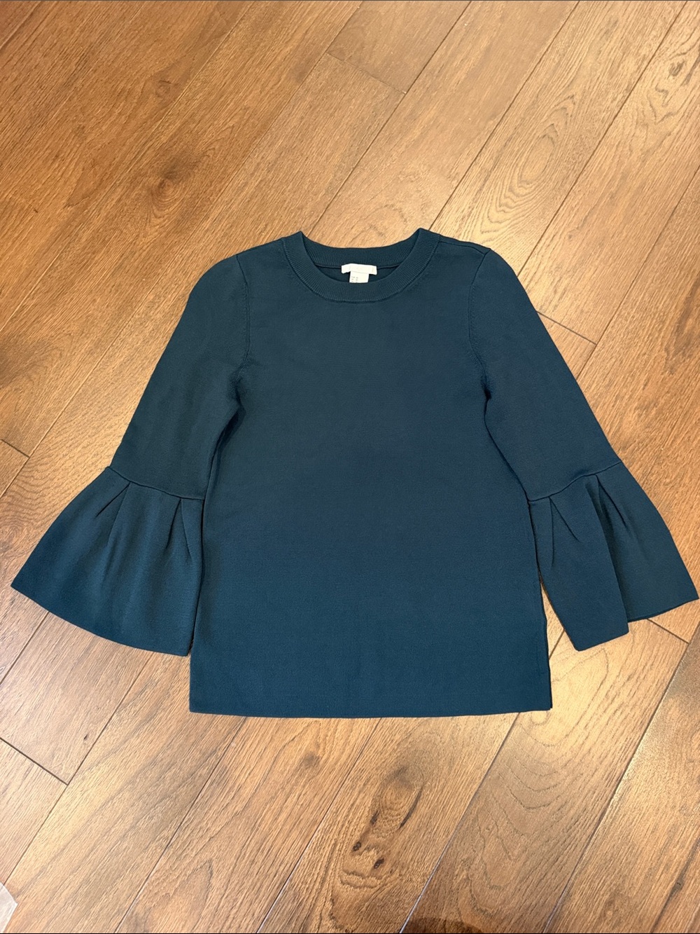 H&M Navy Bell Sleeve Knit Top Size XS NWT - C1-059